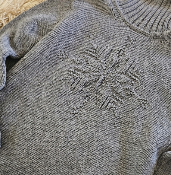 Ralph Lauren Gray Sweater with Snowflake Design - Picture 2 of 3